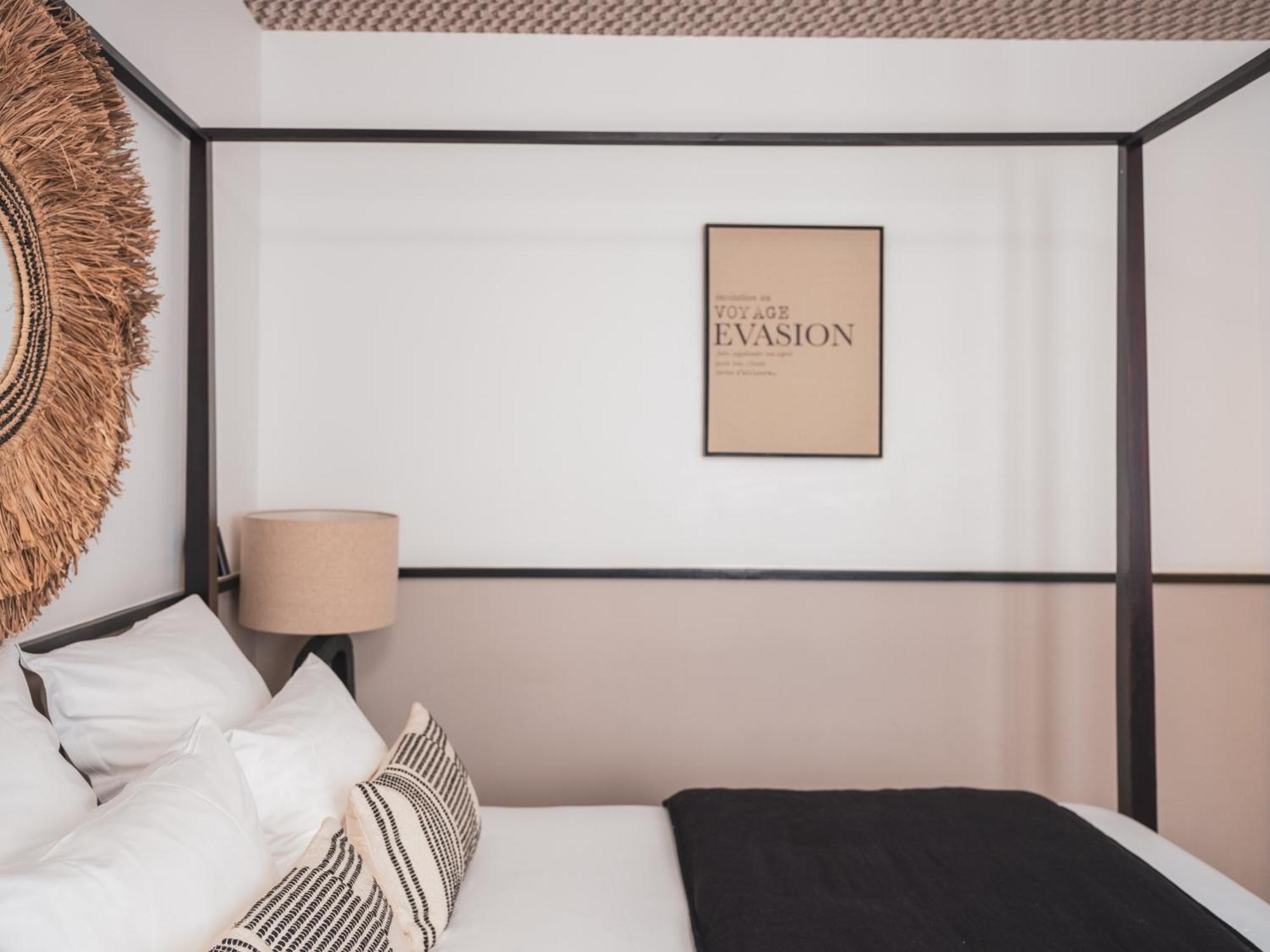 Maisons Du Monde Hotel & Suites - La Rochelle Vieux Port Bagian luar foto